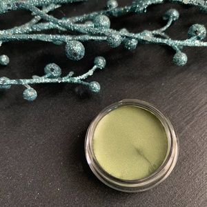MK Cream Eye Color, Meadow Grass, green shimmer